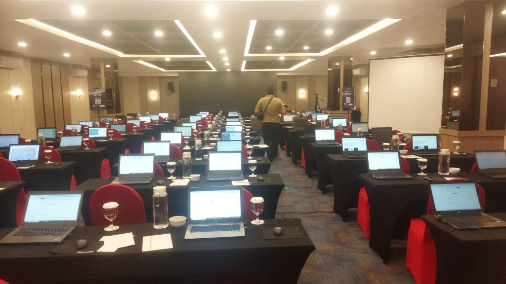 Set up 300 unit laptop pemalang